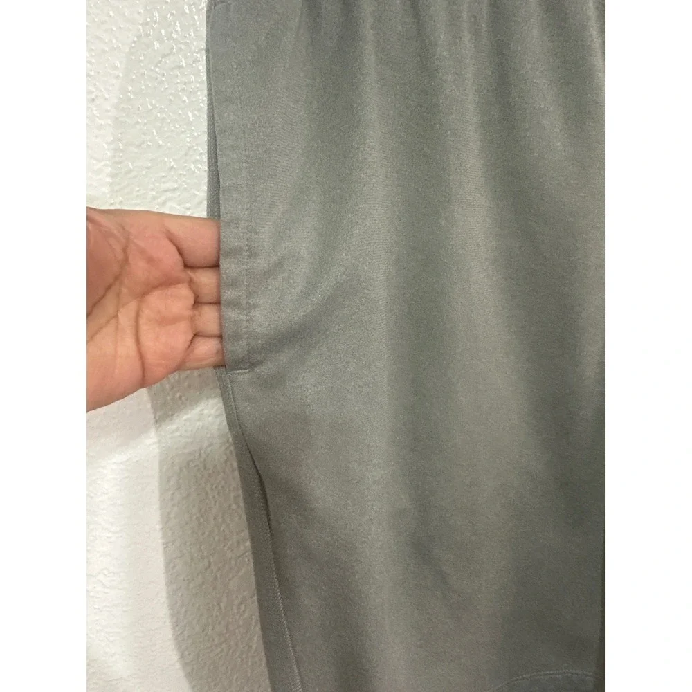 The North Face Mens Gray Athletic Shorts Size Medium Regular Fit Polyester